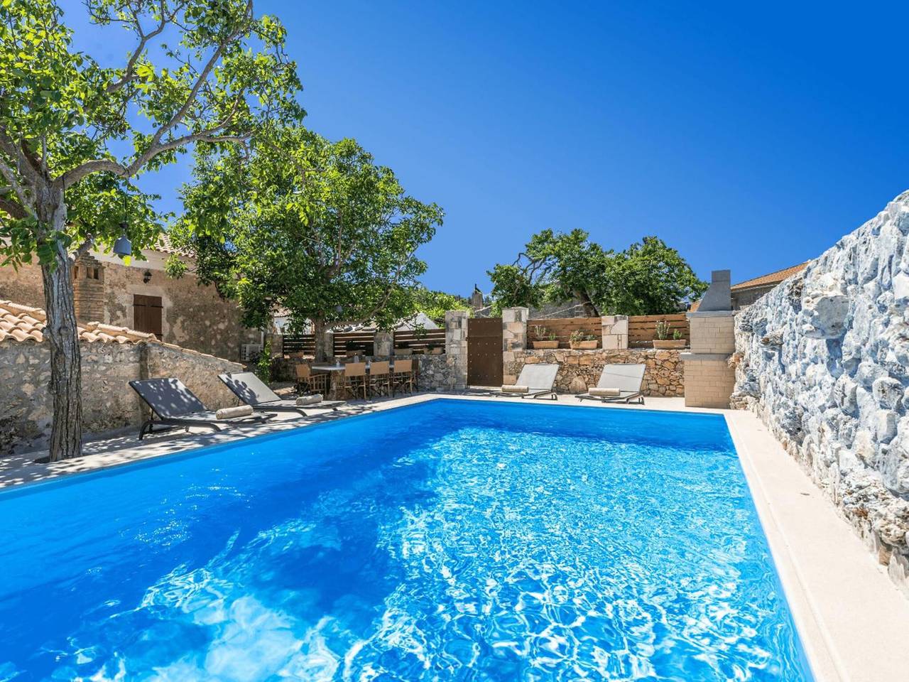 Villa Callisto – Stone Villa with Mountain View, Wi-Fi, and Air Conditioning in Zakynthos