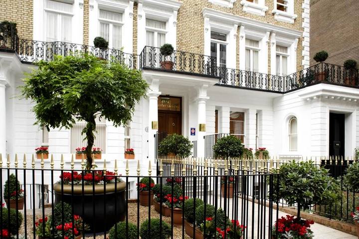 Apartmenthotel for 6 people, with Balcony and Terrace as well as View in Knightsbridge