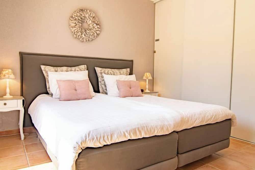 Petit Paradis Villa 44 by Interhome in Nans-les-Pins, Brignoles region