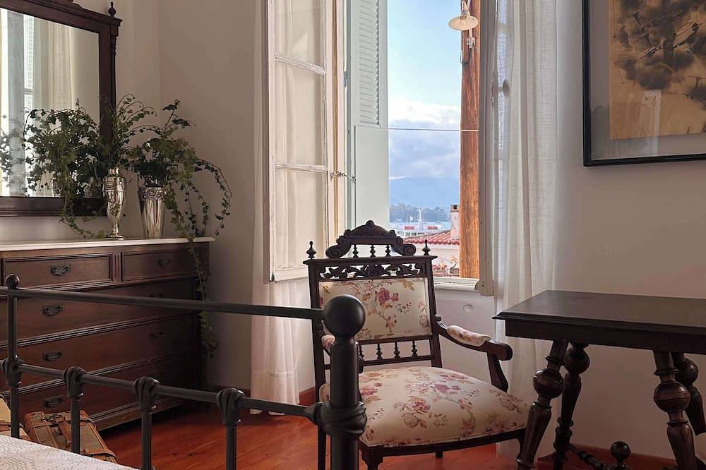 Poros Chic Seaside Neo-Classical Apartment w/ Terrace in Poros By, Poros