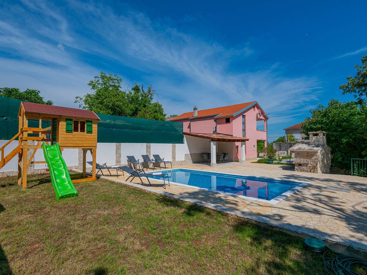 Haus in Grubine mit Außenpool in Imotski, Makarska Riviera