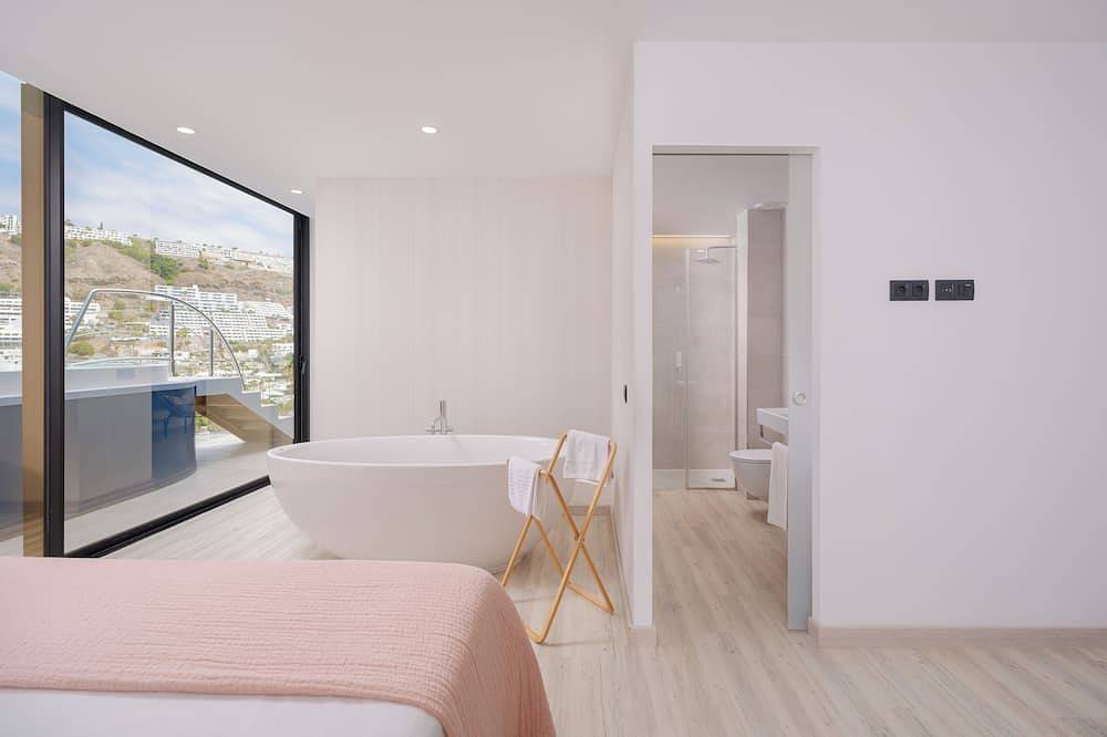 Luxury apartment with terrace, private swimming pool and views in Puerto Rico (Gran Canaria), South Gran Canaria