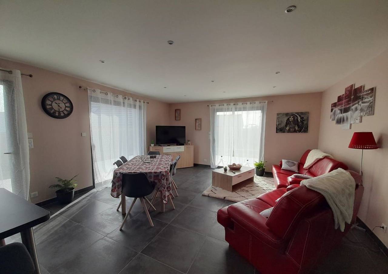 Maison confortable à Coltines 80 m² avec jardin spacieux in Coltines, Région de Saint-Flour