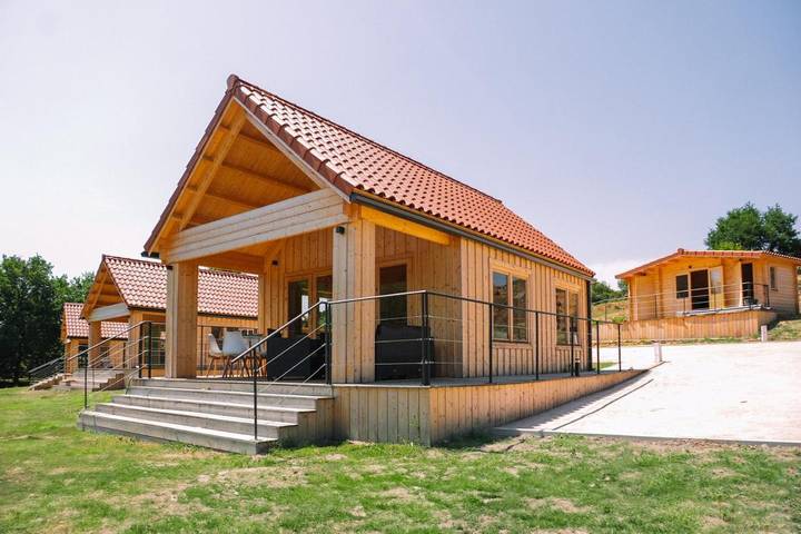 Apartamento para 4 personas, con vistas además de jardín y terraza en Allariz