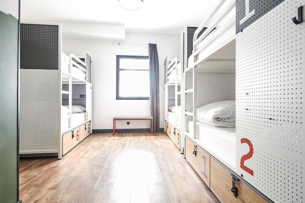Rooftop terrace, City Center Madrid, perfect for big groups! in Centro (Madrid), Madrid