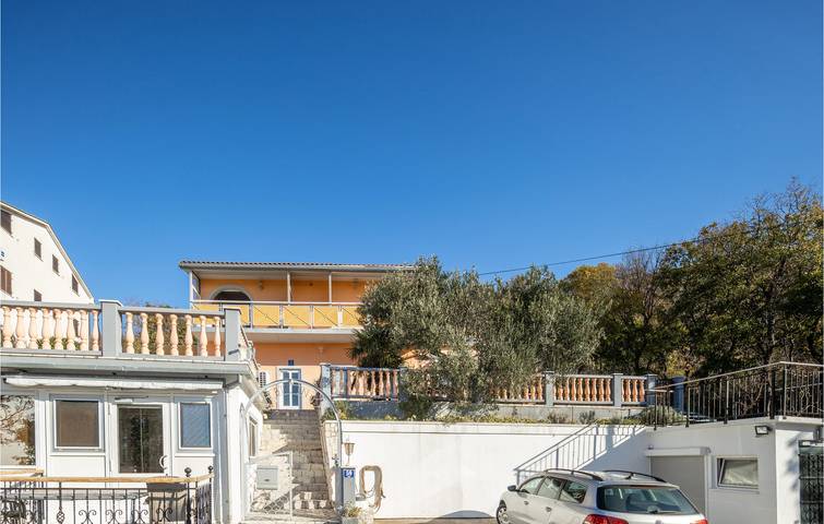 Modernes Apartment mit Terrasse, in der Nähe der Küste und des Stadtzentrums in Klenovica in Klenovica, Primorje-Gorski Kotar