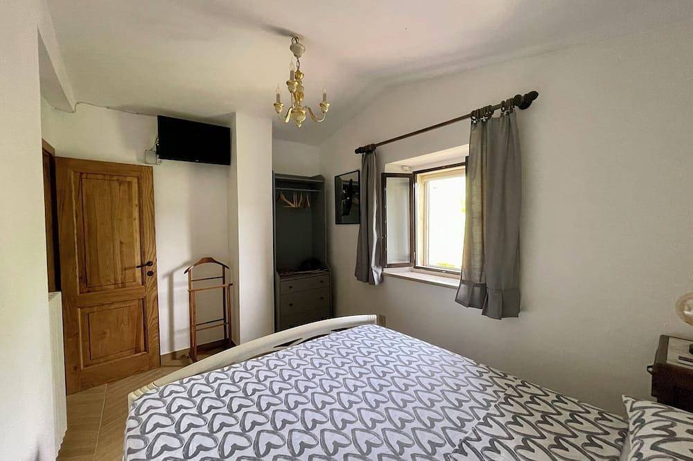 Tuscan House in the Green in Pieve Santo Stefano, Valtiberina