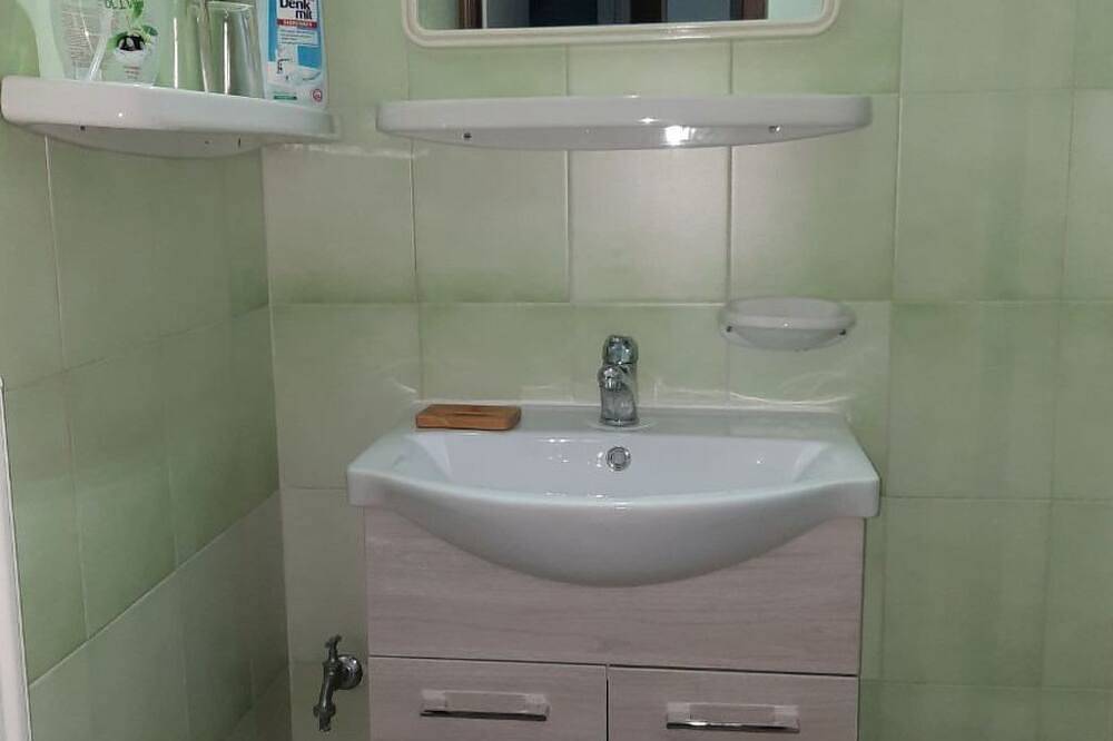 Ganze Wohnung, In Bük im Parterre mit Garten in Bük, Komitat Eisenburg