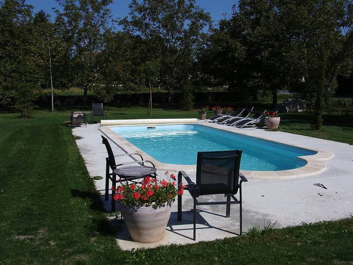 Gîte pour 10 personnes, avec piscine ainsi que jardin et terrasse à Meyronne - 2