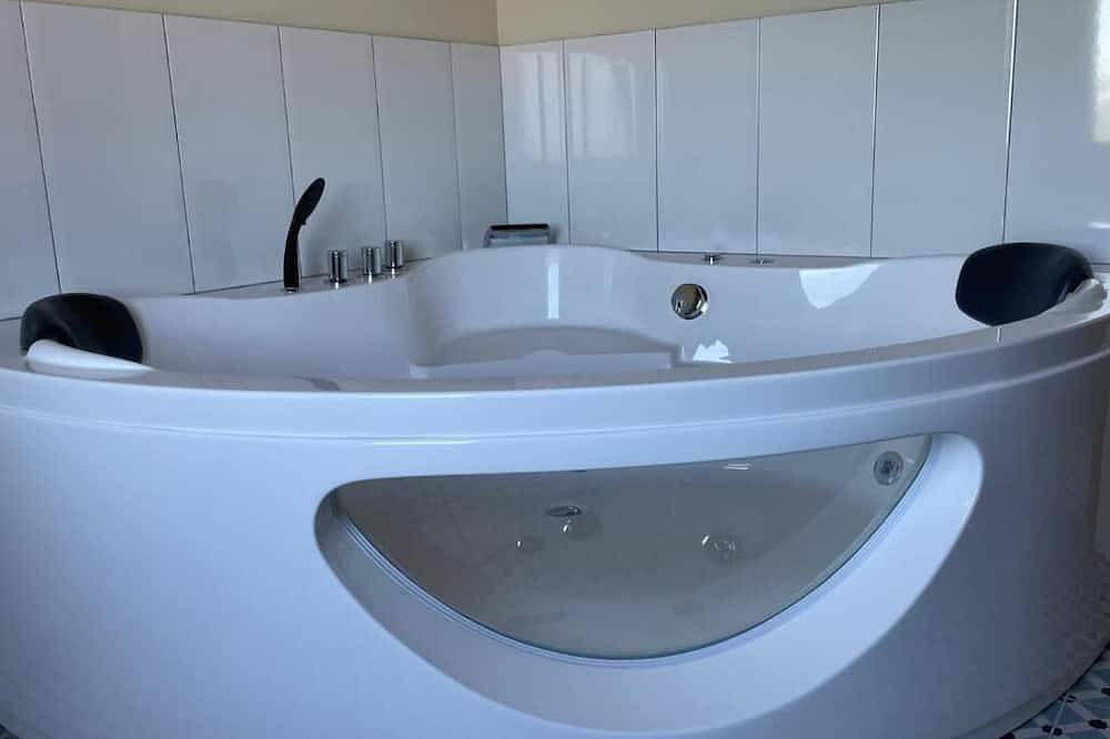 Appartement entier, Apartment with shared swimming pool, Sta. in Praia de Santa Marta - Areal de Santo Estevo (Baiona), Baiona