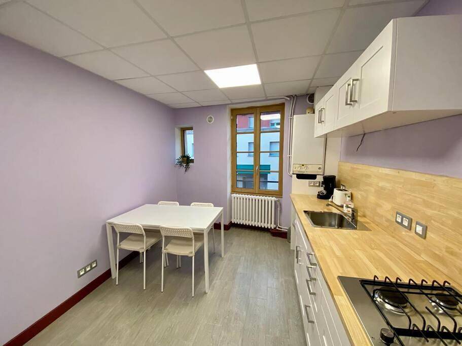 Appartement entier, One-Bedroom Apartment in Cusset, Région de Vichy