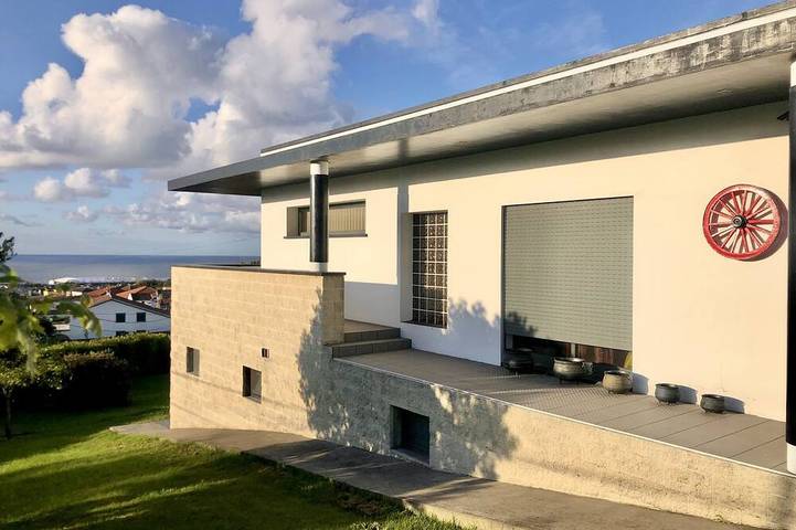 Casa de férias para 6 pessoas, com jardim em Rabo de Peixe