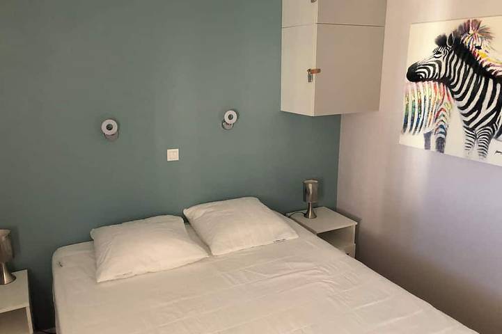 Village vacances pour 5 personnes, avec terrasse ainsi que piscine et jardin sur la Côte d'Azur - 3