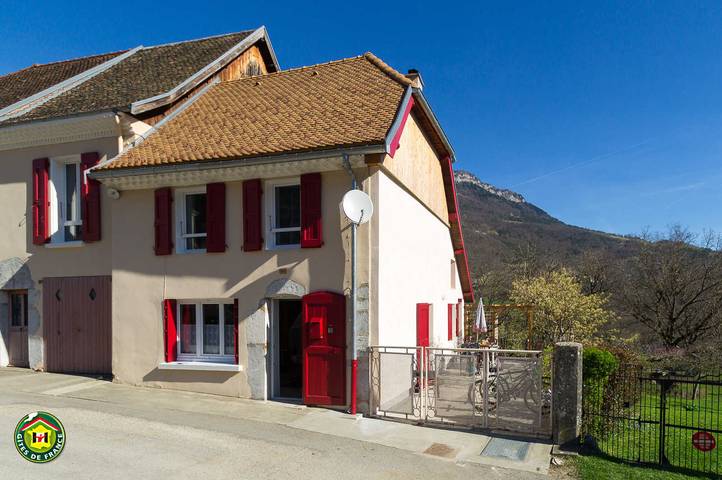 Gîte pour 5 personnes, avec terrasse et jardin, animaux acceptés