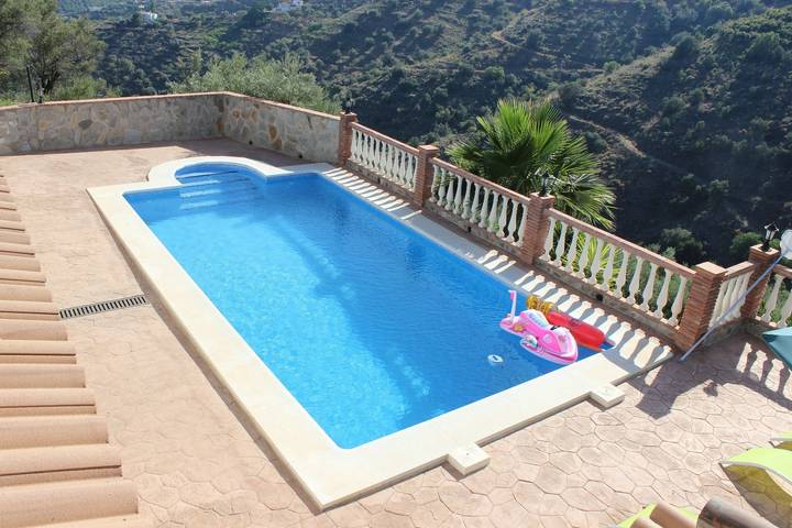 Ferienhaus 'Casa Miranda' mit Meerblick, privatem Pool und privater Terrasse in Árchez, Costa del Sol