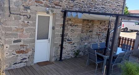 Gîte pour 6 personnes, avec terrasse à Retournac