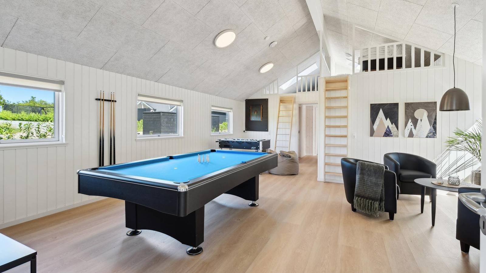 776 – Ferienhaus mit Pool in Ivenack für 18 Personen in Ivenack, Mecklenburgische Seenplatte
