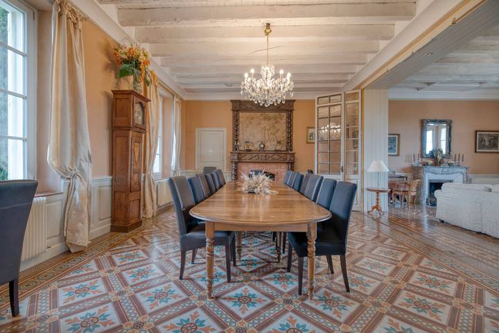 Schloss für 15 Personen, mit Garten und Kinderpool in Frankreich - 2