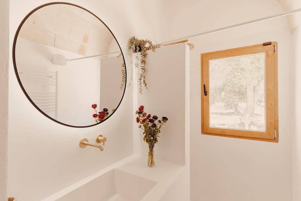 Villa Jolie con piscina privada - jardín cerrado - total privacidad in San Vito dei Normanni, Salento