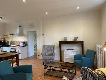 Gîte pour 4 personnes, avec jardin à Lavault-Sainte-Anne