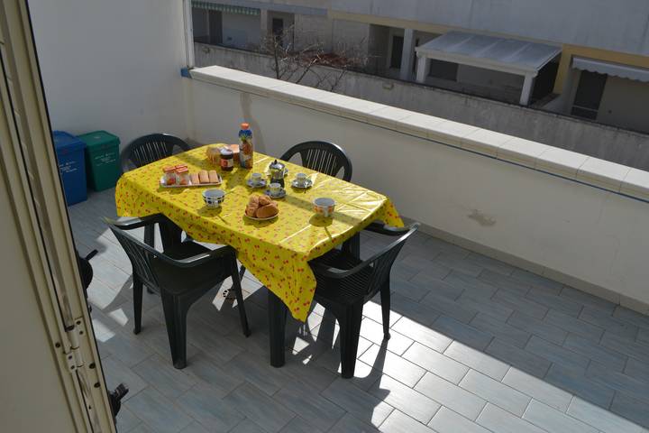 Casa vacanze centrale con terrazza e giardino; parcheggio disponibile in San Foca, Melendugno