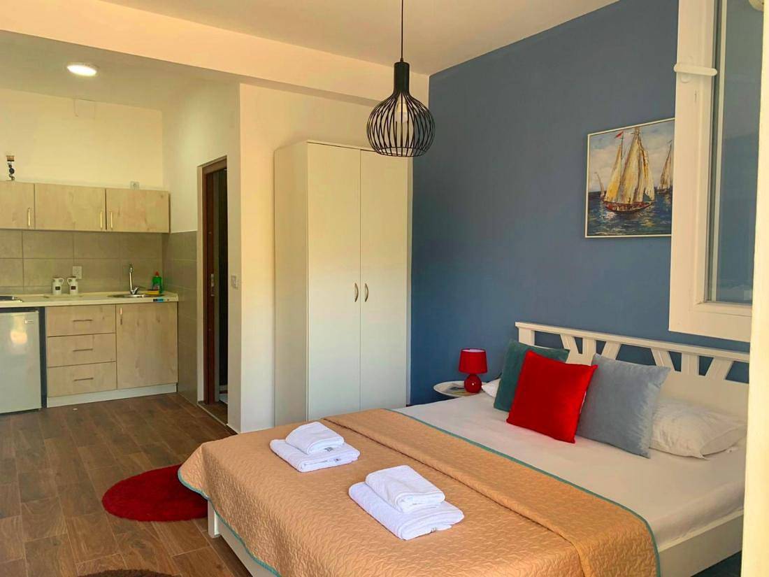 Ganzes Studio, Gemütliches Studio mit Terrasse – Blick auf die Straße in Ulcinj, Opština Ulcinj