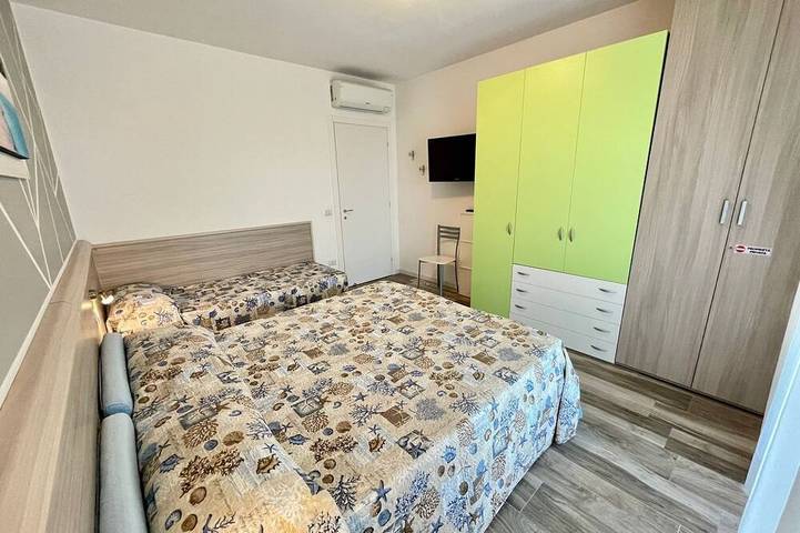 Appartement entier, Séjour dynamique avec piscine extérieure partagée in Porto Santa Margherita, Caorle