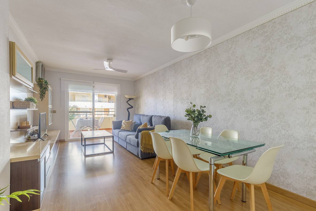 Apartamento entero, Apartamento espacioso a 20 min de Málaga con Wi-Fi, piscinas y cerca de la playa in La Cala del Moral, Rincón de la Victoria