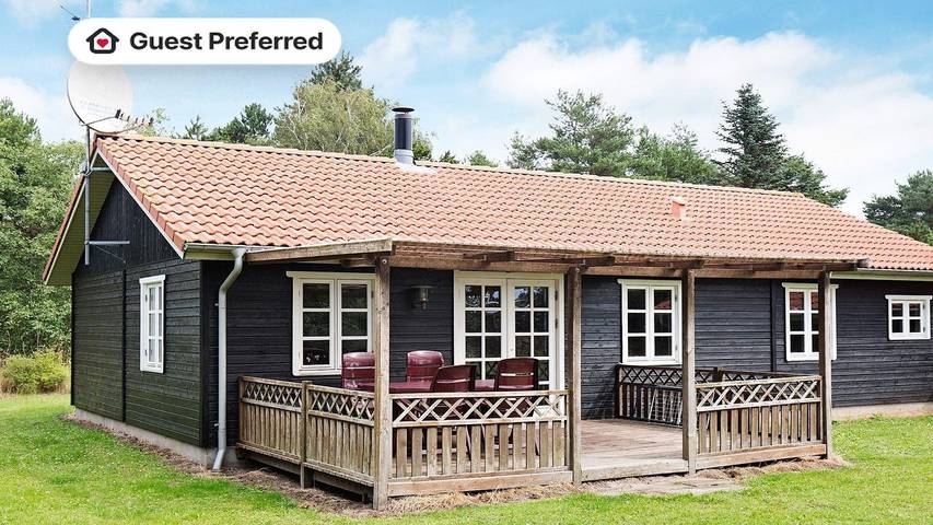 Feriehus for 8 personer, med terrasse og jacuzzi, dyr tillatt i Rødby