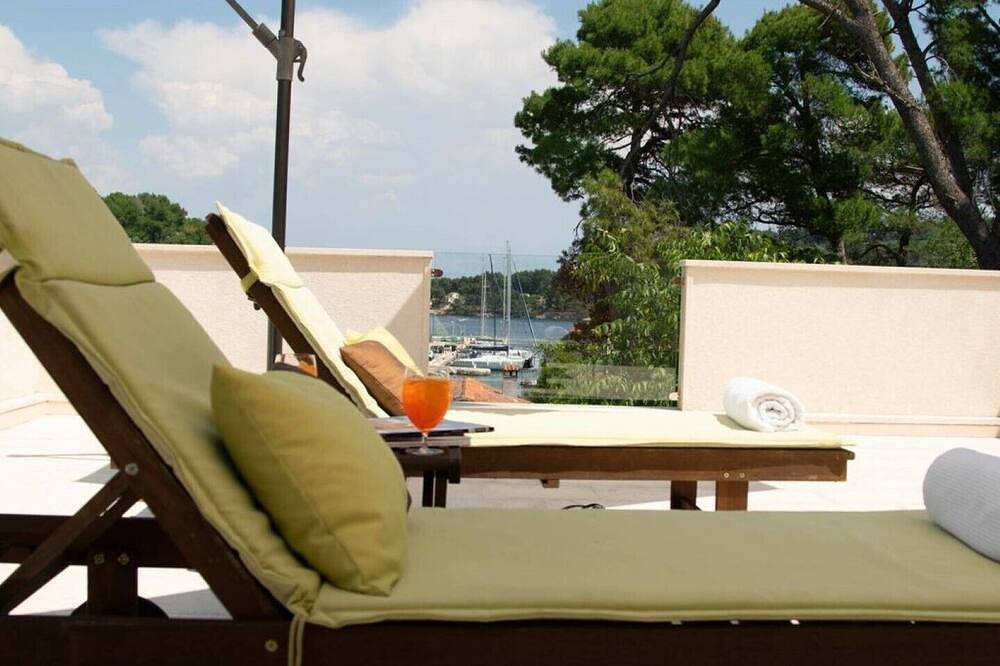 Ganz für Sich: Villa am Meer, Warm Pool, Bike & Kayak & Privat Anwesen in Šolta (Split-Dalmatien), Rogac