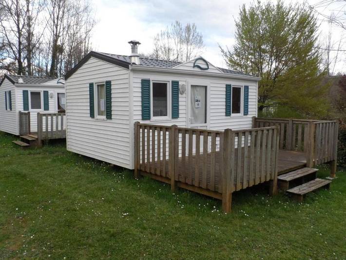 Location de vacances pour 2 personnes, avec piscine et terrasse, animaux acceptés à Thiviers