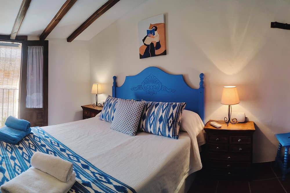 Masía de San Juan, renovated rural house with swimming pool and air conditioning. House 1 in Altura (Espanha), Castellón Province