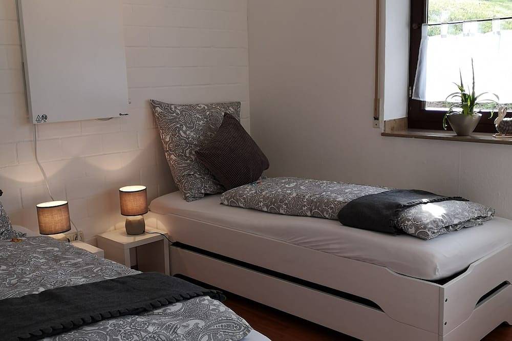 Seewärterhaus, unieke, directe locatie aan de oever van het meer Kronenburg in Kronenburg, Dahlem