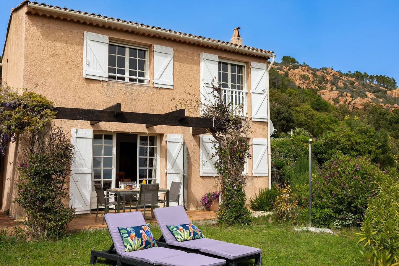 Cosy holiday home with magnificent view in the hills of Agay in Agay, Saint-Raphaël (Var)