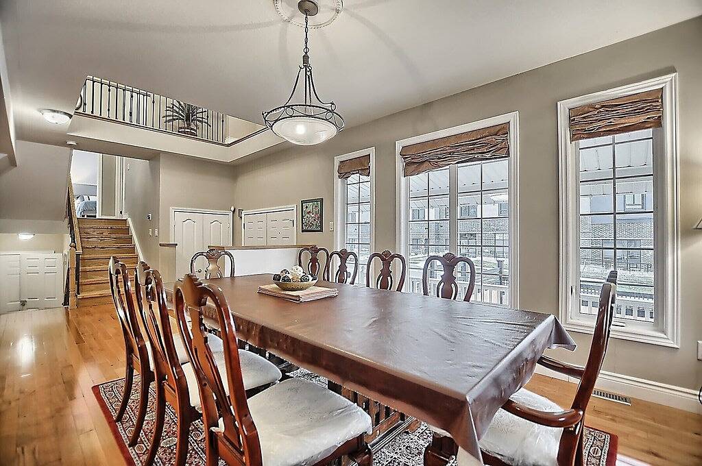 Executive Cottage mit 6 Schlafzimmern in der Nähe von Innisfil Beach in Innisfil, Ontario