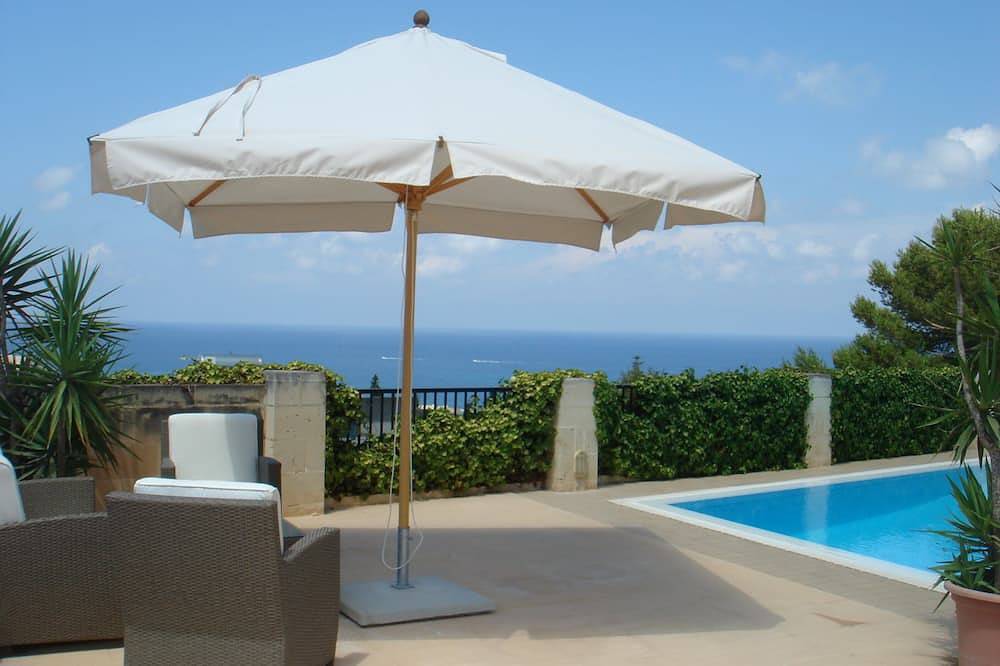 Villa With Pool for 16 People in Naxxar, Malta Island