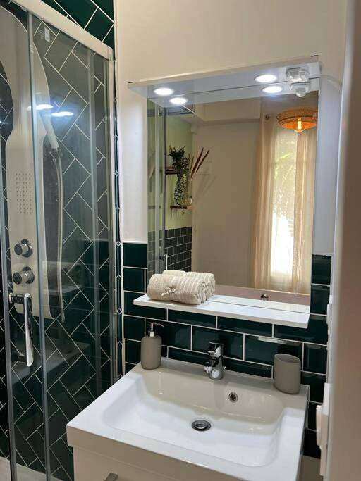 Gîte pour 2 personnes, avec jacuzzi dans Theatre Des Feuillants Dijon - 2