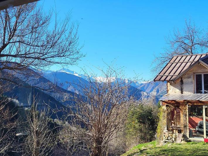 Location de vacances pour 2 personnes, avec jardin ainsi que vue et terrasse, animaux acceptés à La Brigue - 2