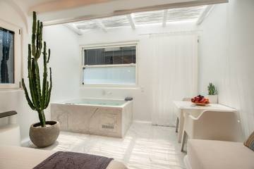 Apartment for 3 People in Naxos City, Naxos, Photo 1