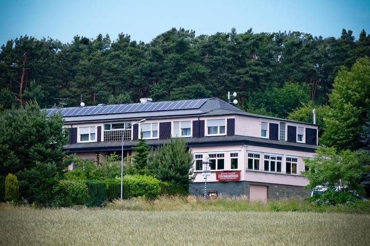 Hotel für 2 Personen, mit Terrasse und Garten in Rödermark