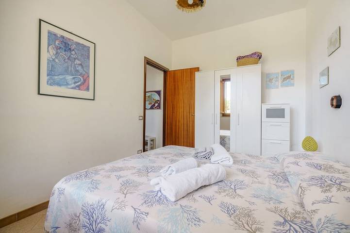 Appartement entier, Erice : appartement vue mer avec terrasse et jardin privé in Tonnara di Bonagia, Valderice
