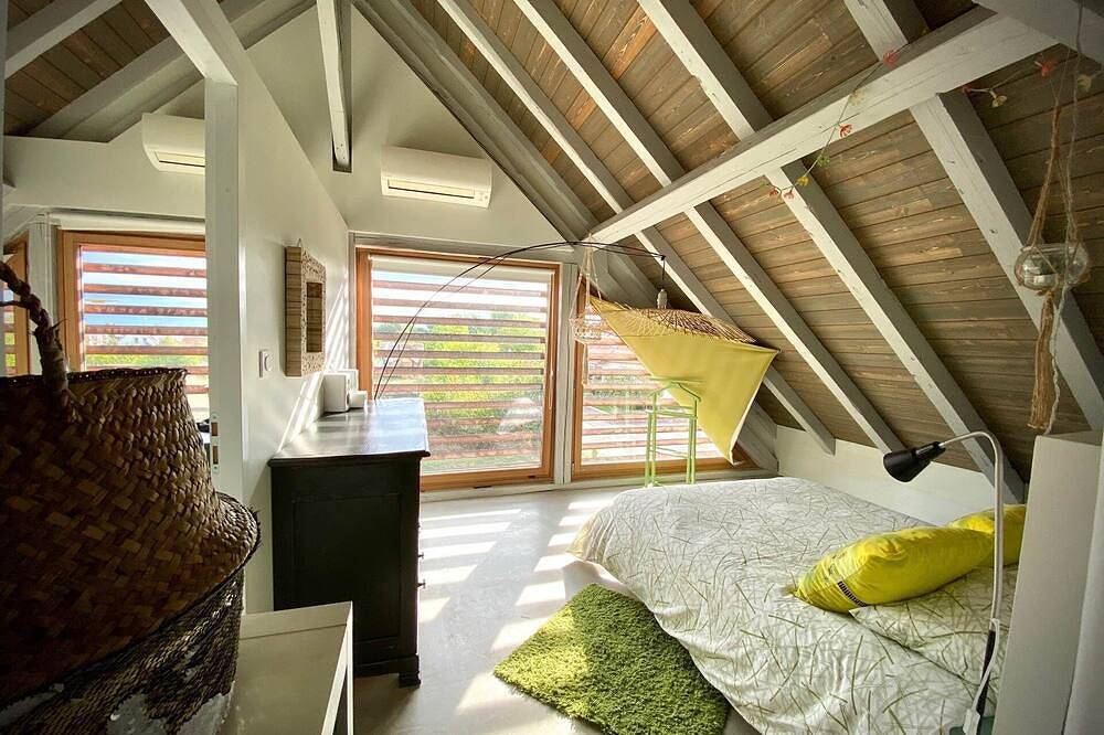 Entire apartment, The distillery - gîte in a winegrower's house with garden in Gertwiller, Sélestat-Erstein region