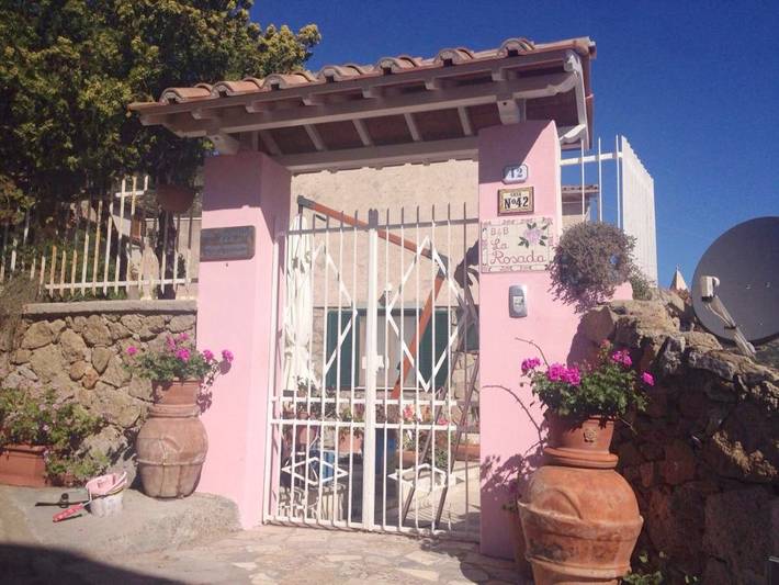 Ferienwohnung für 4 Personen, mit Terrasse und Garten sowie Ausblick auf Isola del Giglio