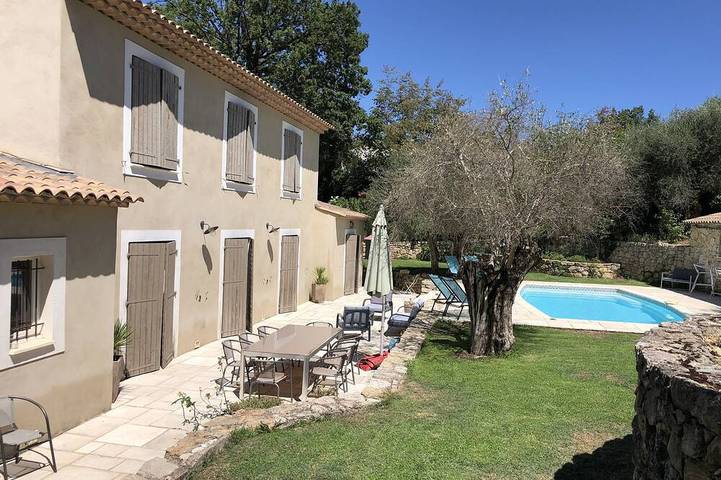 Superb house with heated pool in a beautiful garden in Le Rouret, Costa mediterránea (Francia)