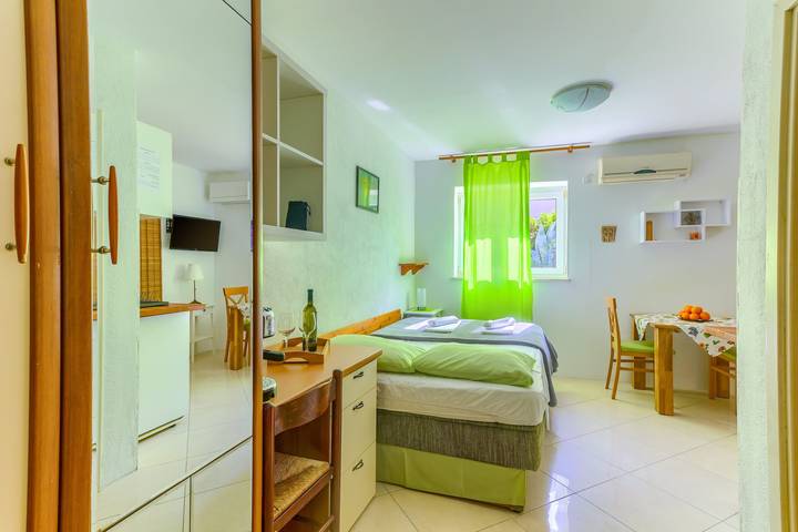 Holiday rental for 2 people, with garden, child-friendly in Split