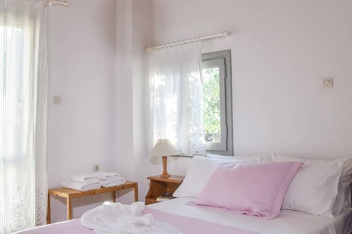 Entire apartment, Seasound I. Amazing apartment into the sea in Agioi Apostoli, Chania region