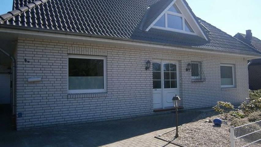 Location de vacances pour 9 personnes, avec jardin et terrasse à Rhauderfehn