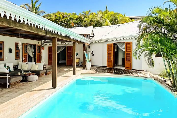 Location de vacances pour 6 personnes, avec vue ainsi que piscine et jardin dans Marie-Galante - 3