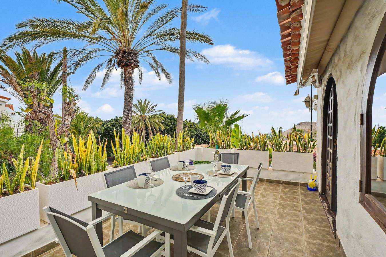 Maison de vacances « Piscine privée et vue sur l’océan » avec vue mer, piscine partagée et Wi-Fi in Chayofa, Arona