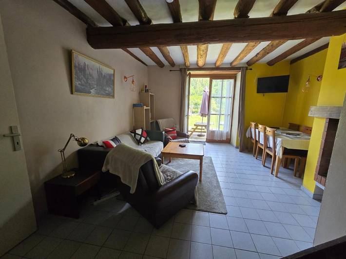 Location de vacances pour 6 personnes, avec jardin ainsi que vue et piscine, adapté aux familles à Fougax-et-Barrineuf - 2